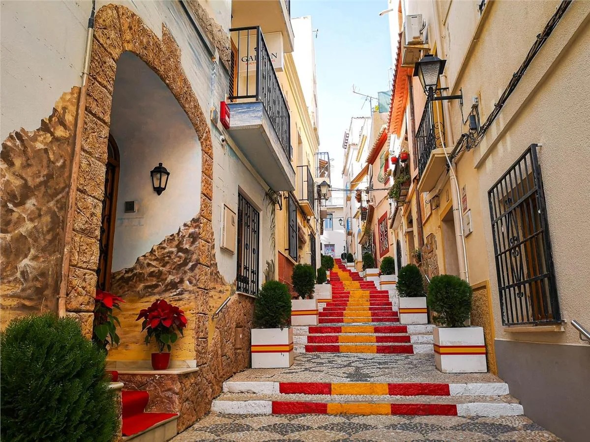 Carrer de Puchalt steps in Calpe Old Town near Casa Toro
